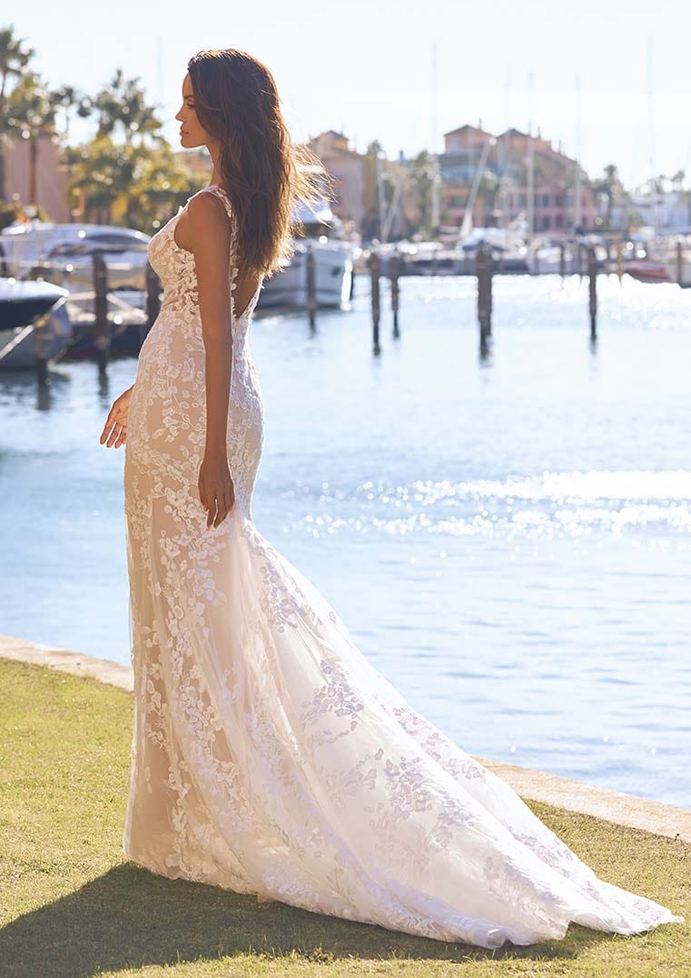 BARIKA, Mermaid wedding dress with V-neck