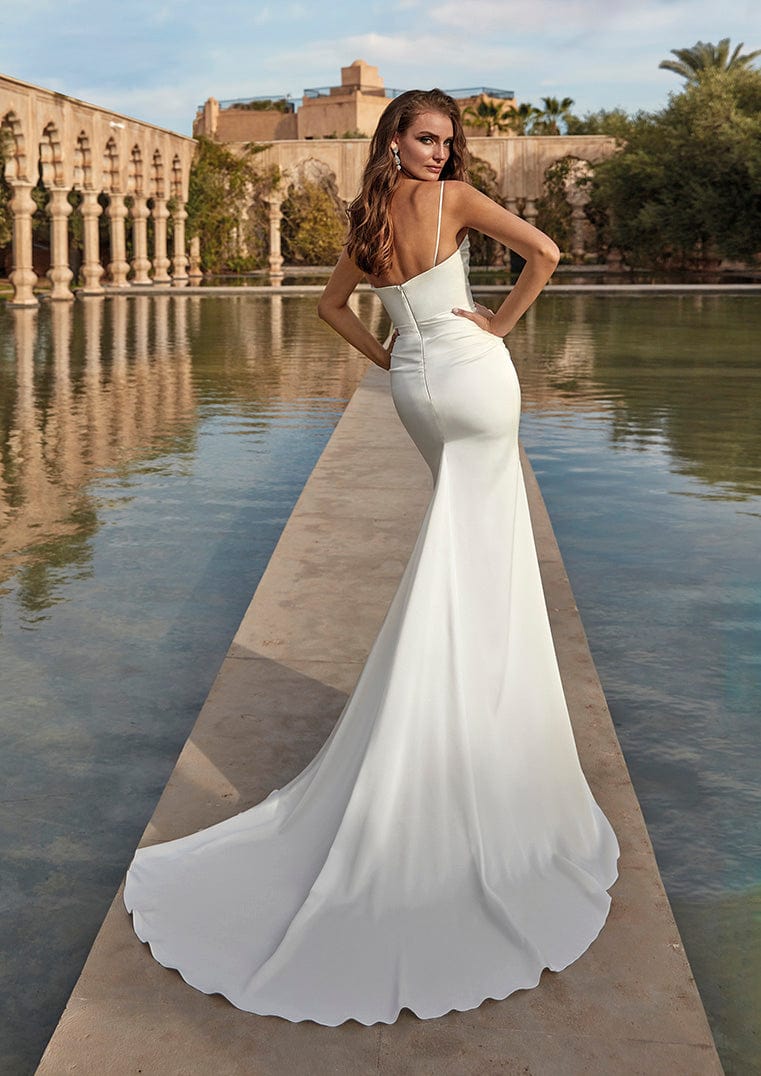 Pronovias: Betta Pronovias: Betta