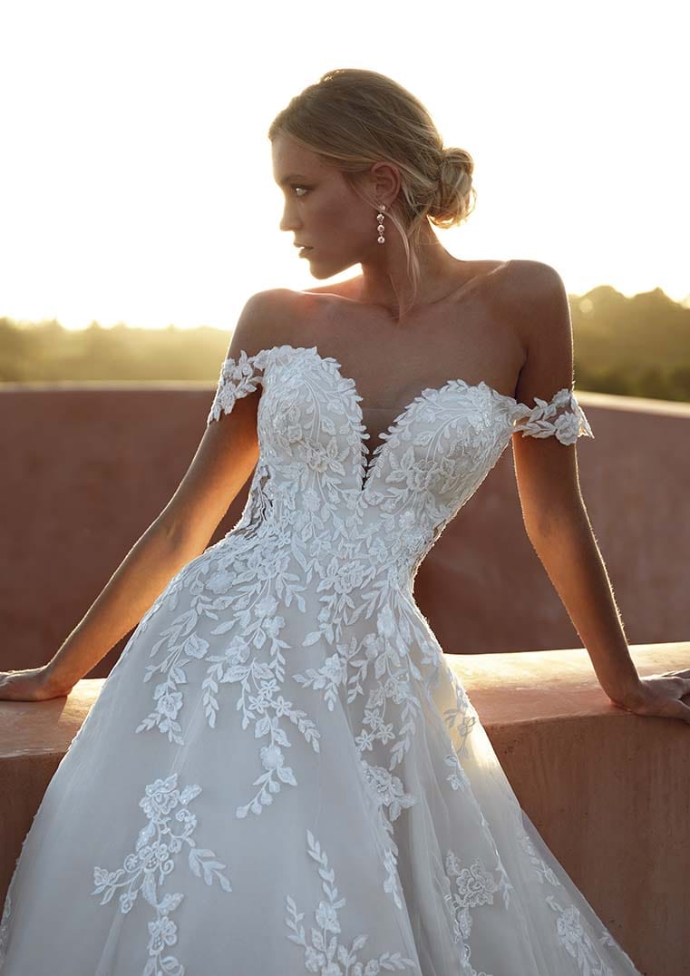 wedding dress designer pronovias Pronovias | Lucrezia Wedding Dress