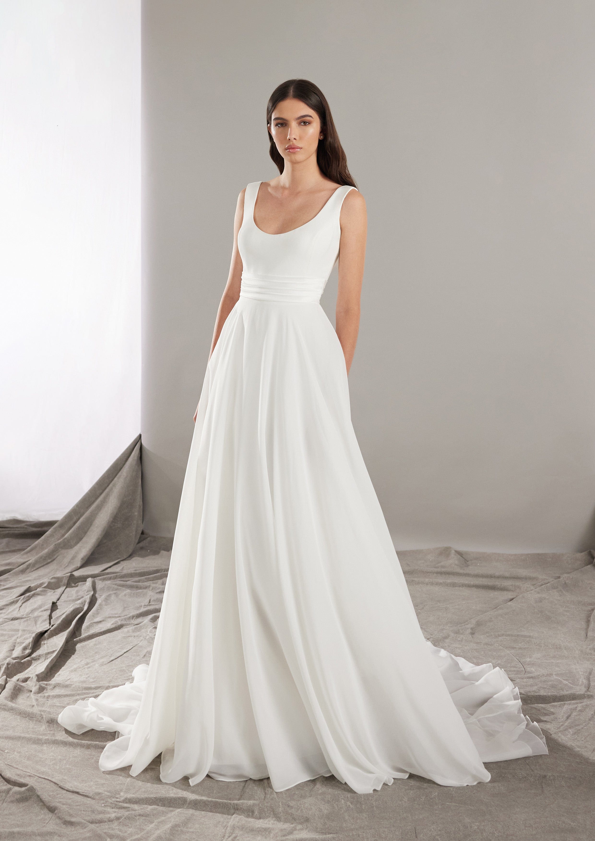 Pronovias: Eufeme Pronovias: Eufeme