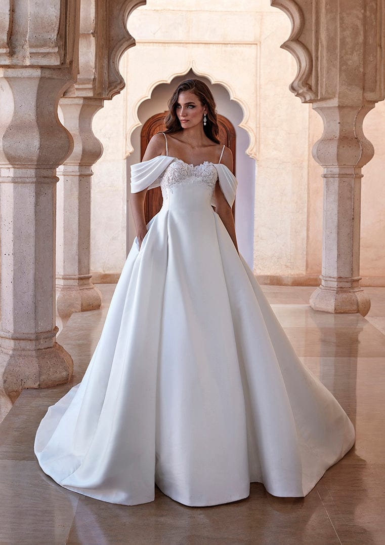 Pronovias Wedding Dress Pronovias: Gallya