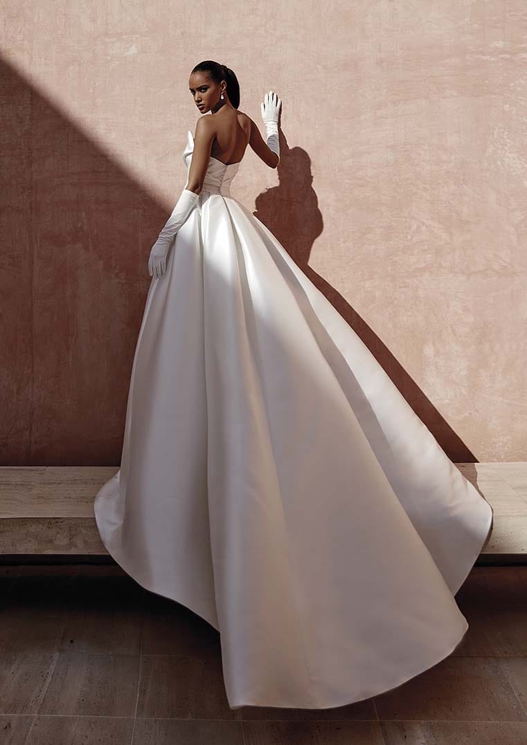Pronovias Wedding Dress 8 / Off White Pronovias: Landon (Clearance)