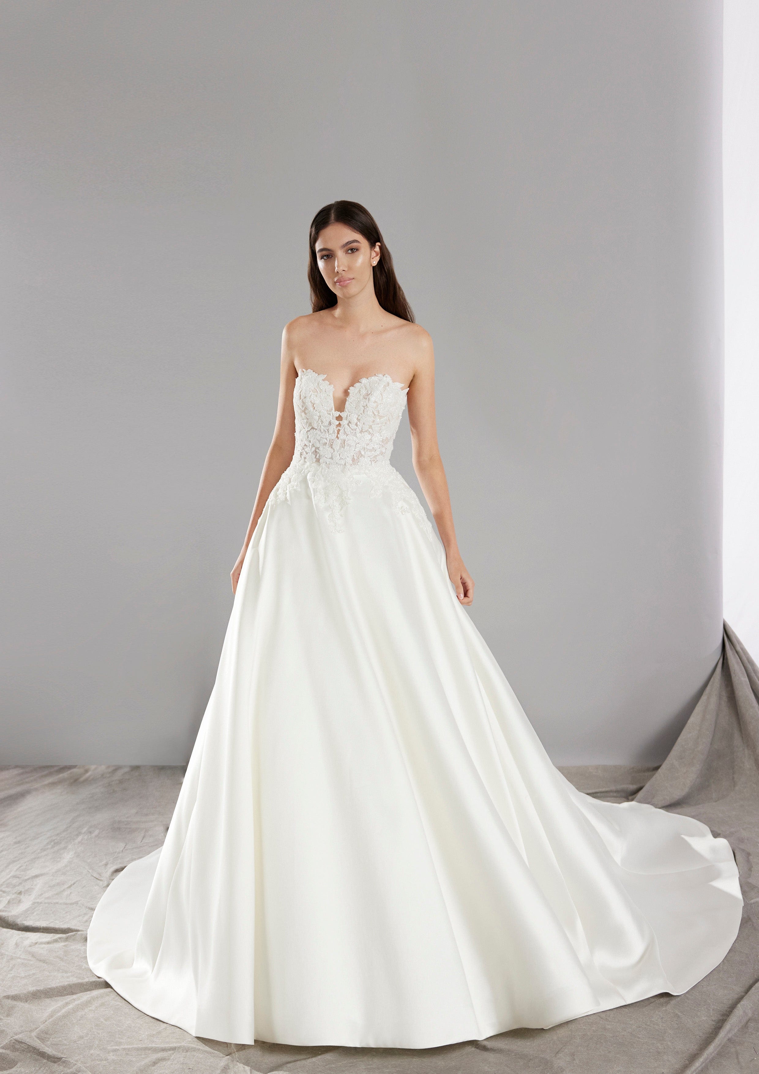 Pronovias Wedding Dress 0 / Off White Pronovias: Once