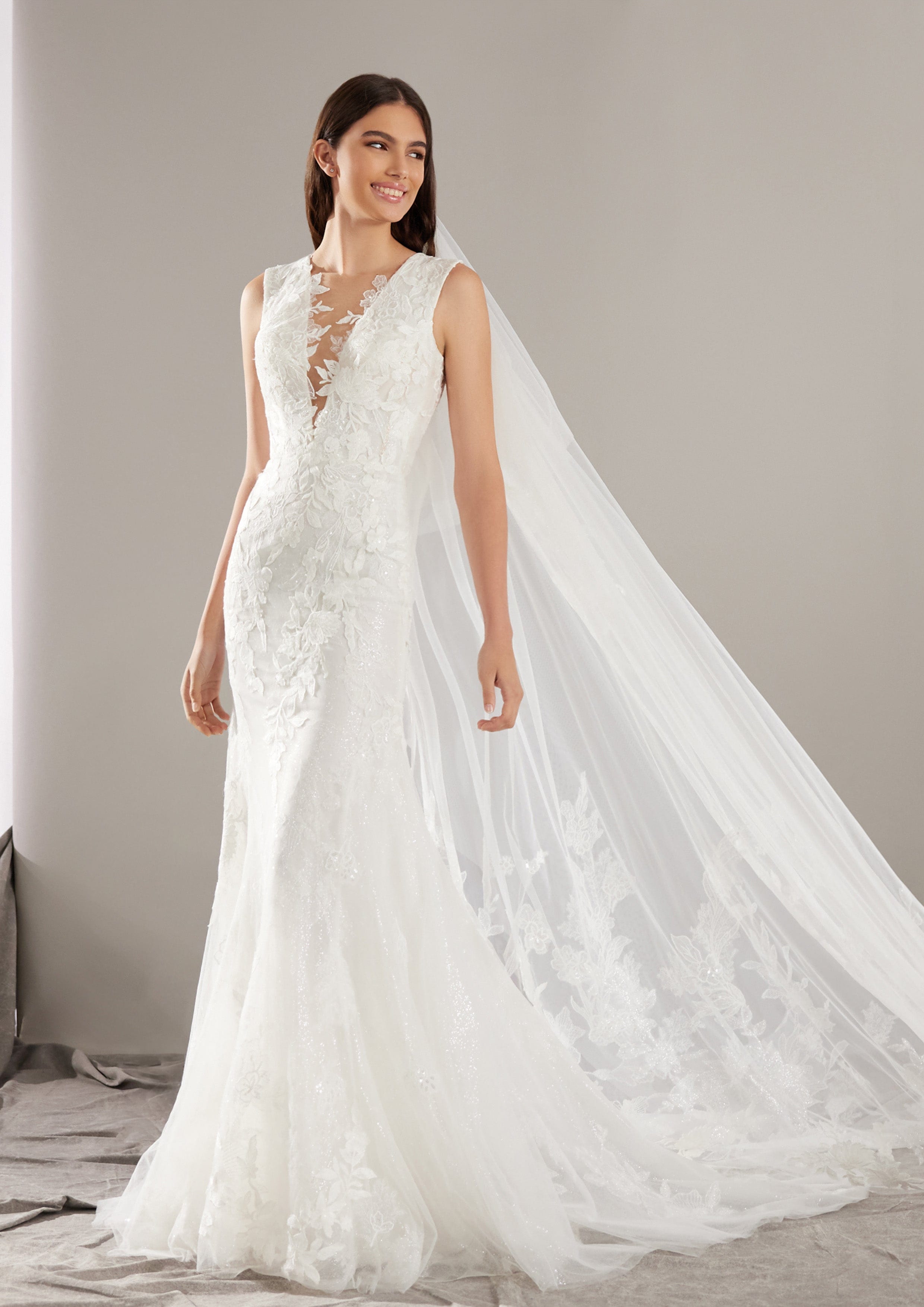 Pronovias Wedding Dress 0 / Off White/Nude Pronovias: Rowdy