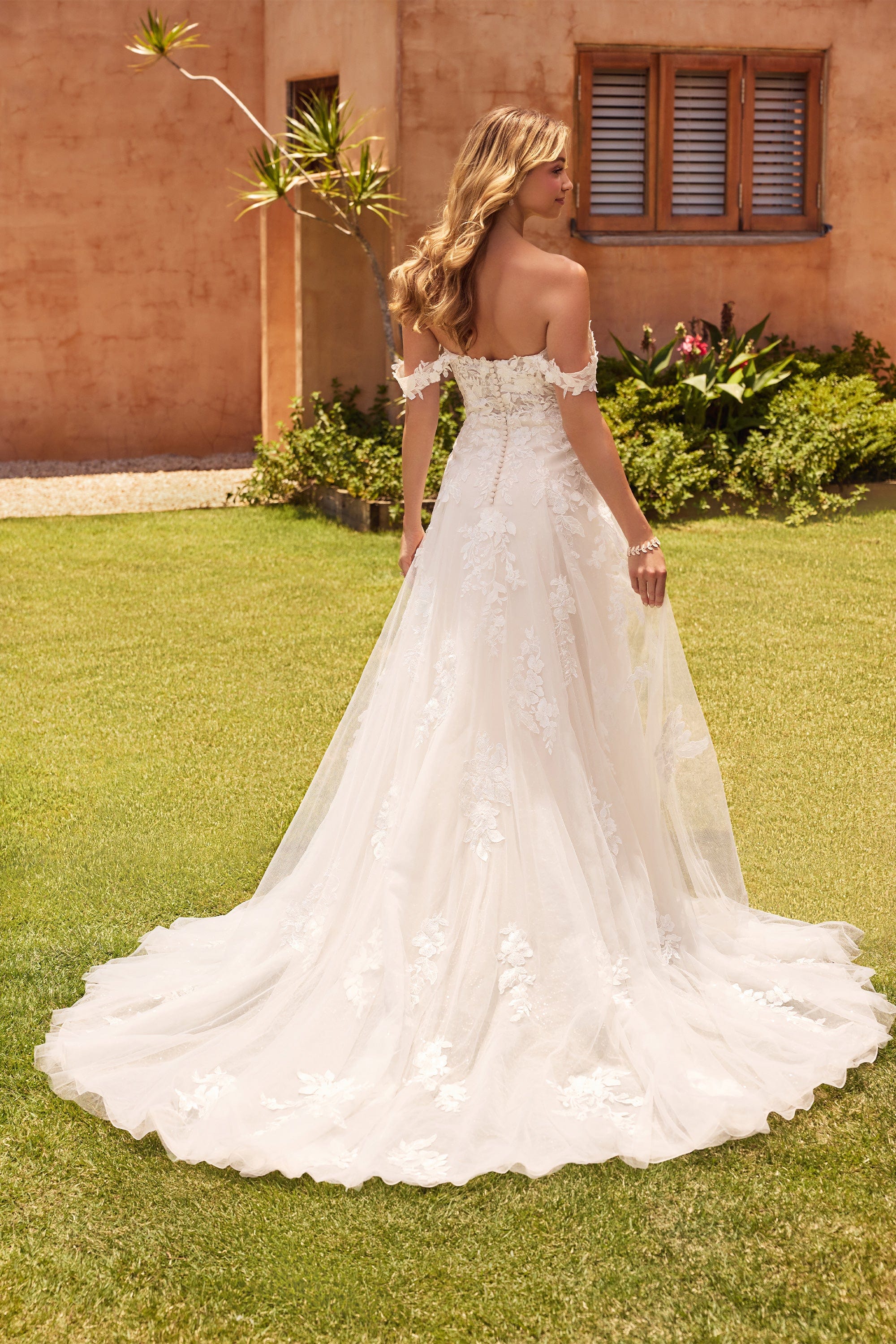 Sophia Tolli Wedding Dress Sophia Tolli: Y3120 - Sian