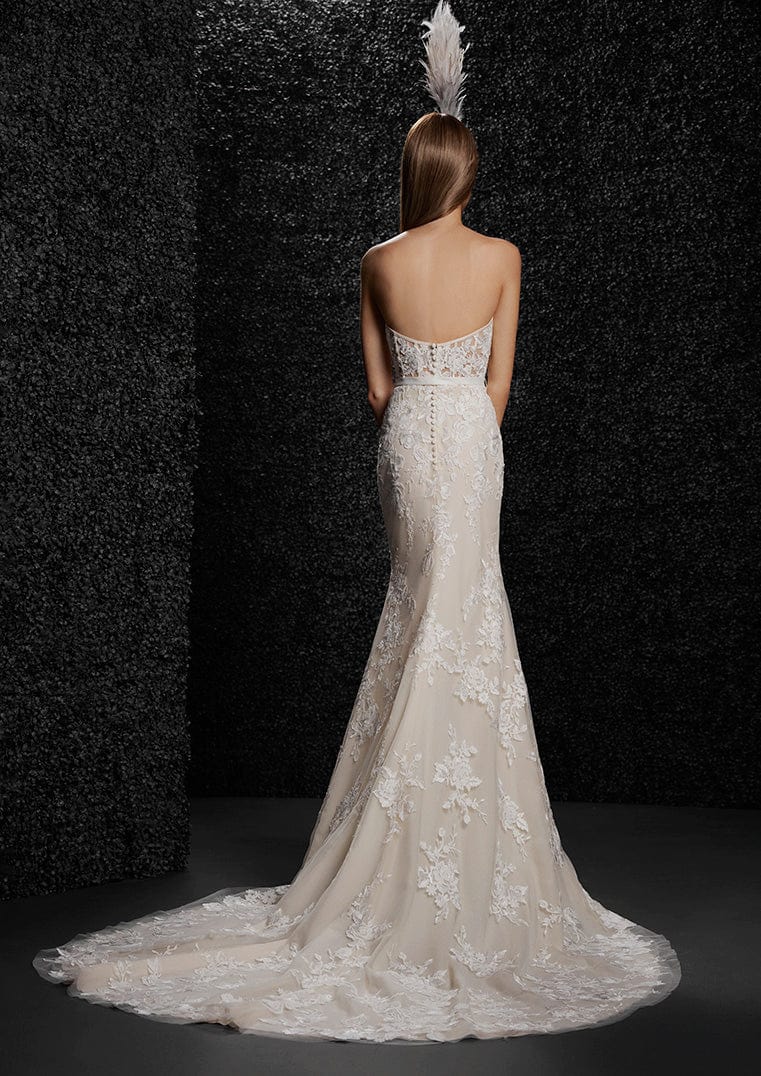 Vera wang v shop neck wedding dress