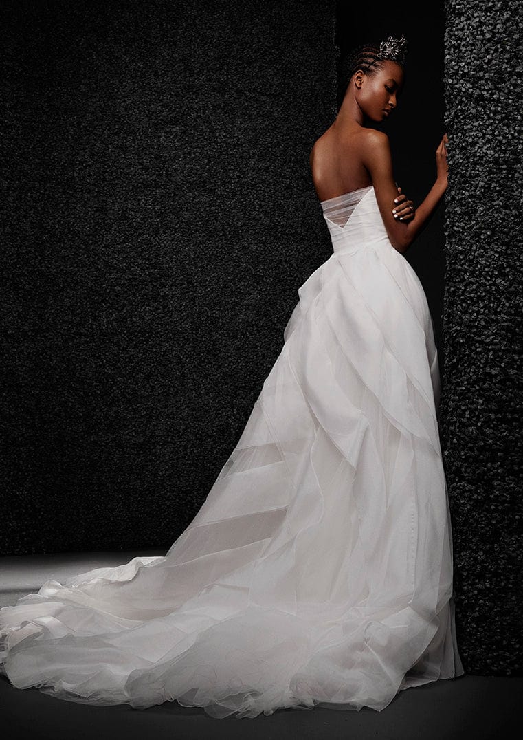 Vera wang textured shop organza wedding dress