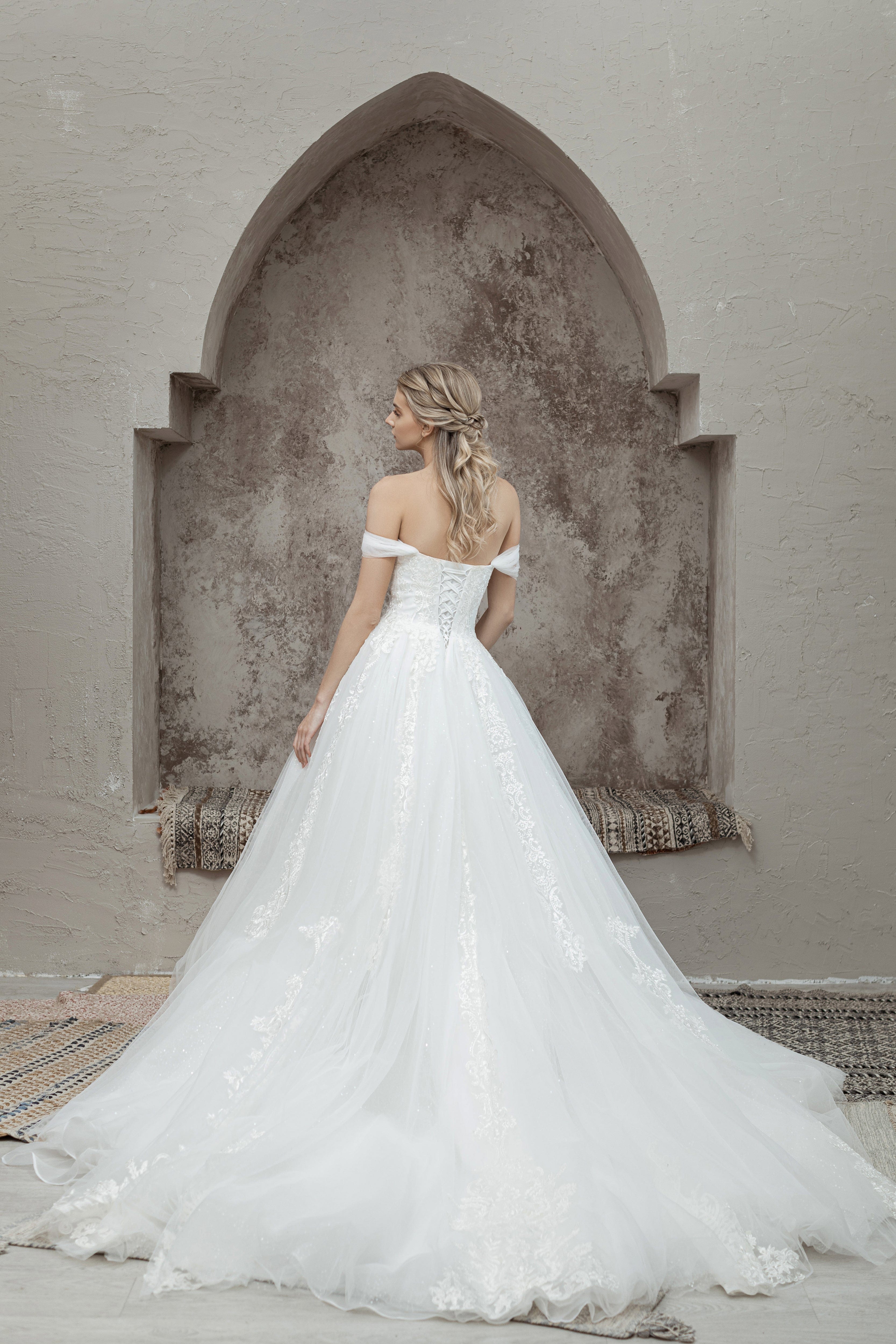 Magnolia Couture Wedding Dress Magnolia Couture: Alchemilla