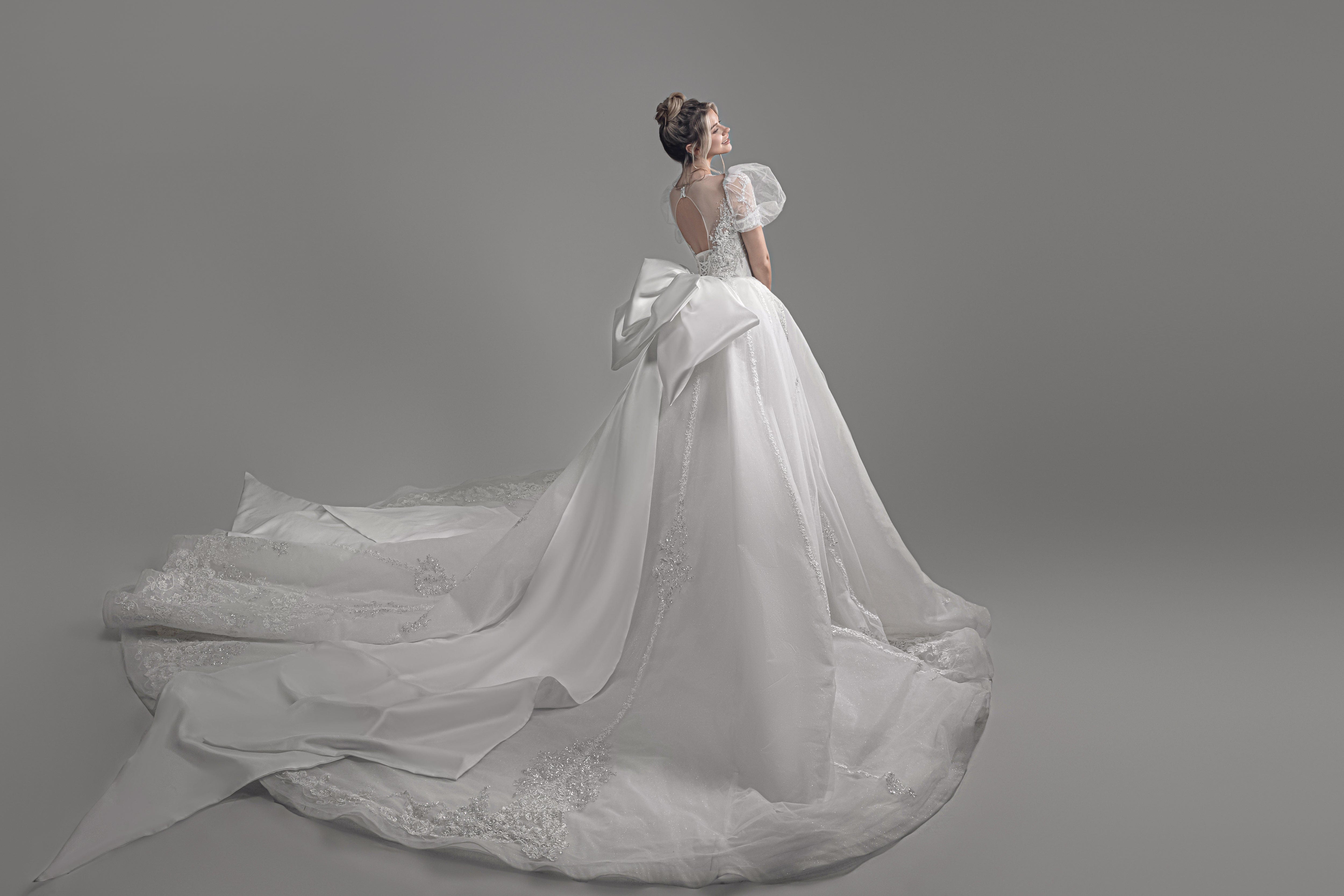 Magnolia Couture Wedding Dress Magnolia Couture: Nymphea