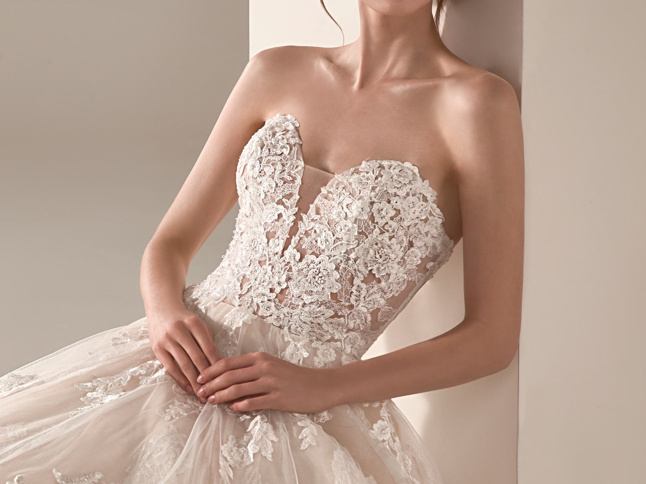 Pronovias Privee Wedding Dress Pronovias Privee: Nalon