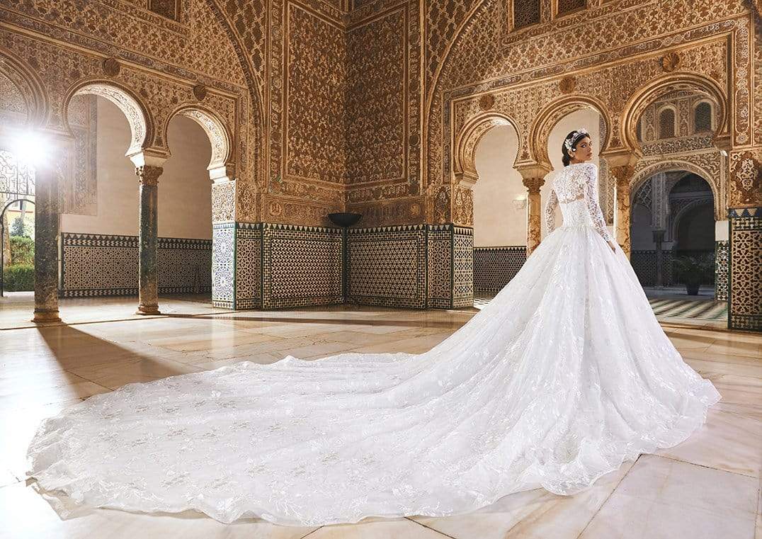 Pronovias Privee Wedding Dress Pronovias Privee: Natrun