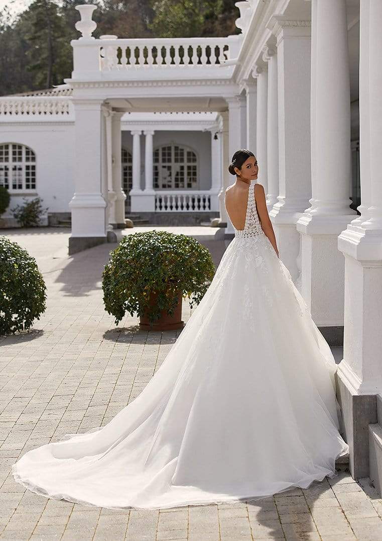 Pronovias Wedding Dress Pronovias: Elia