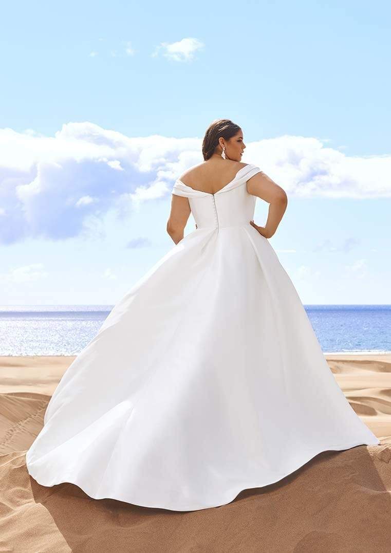 Pronovias Wedding Dress Pronovias: Iguazu