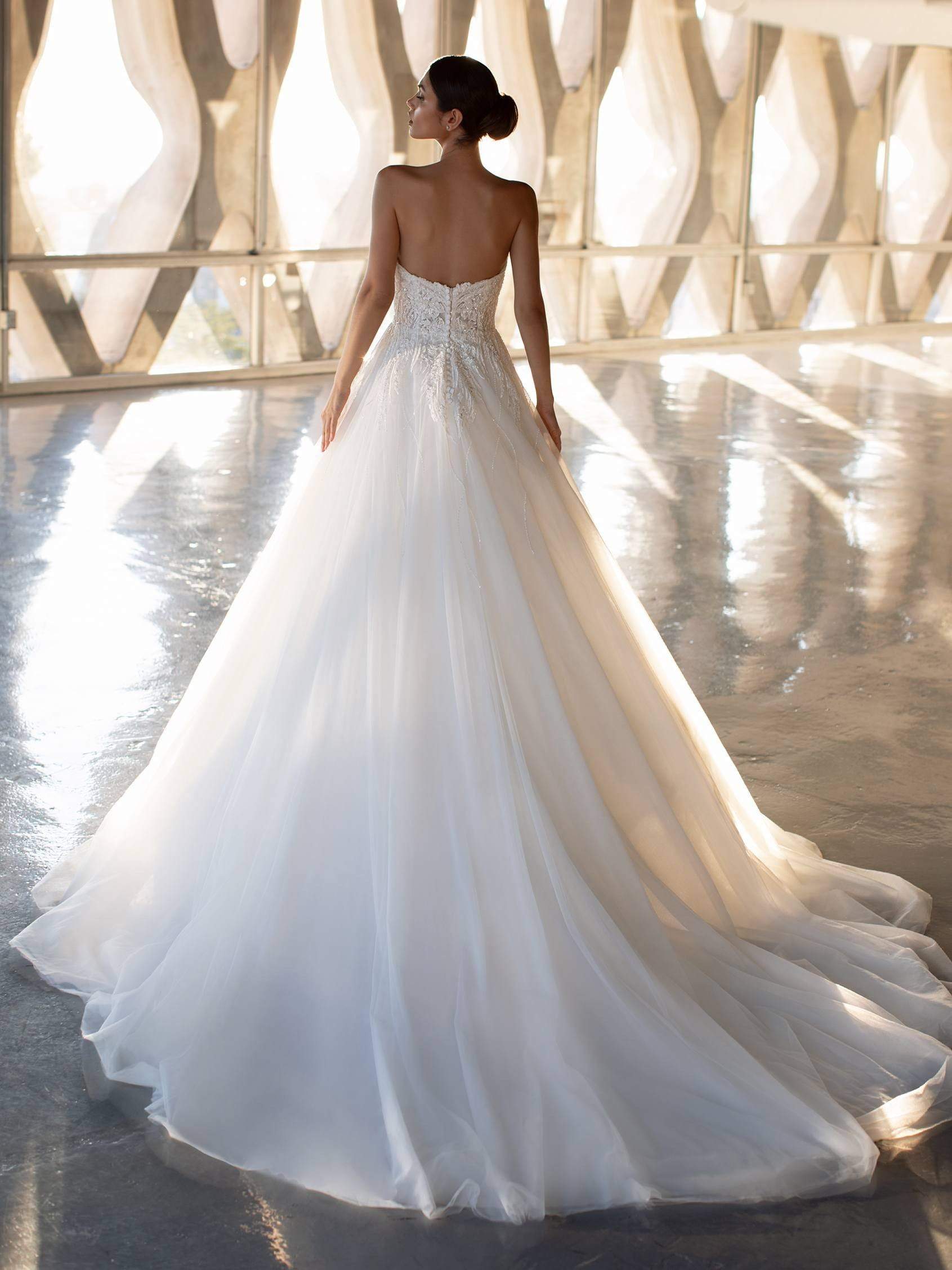 Pronovias Wedding Dress Pronovias: Parrish