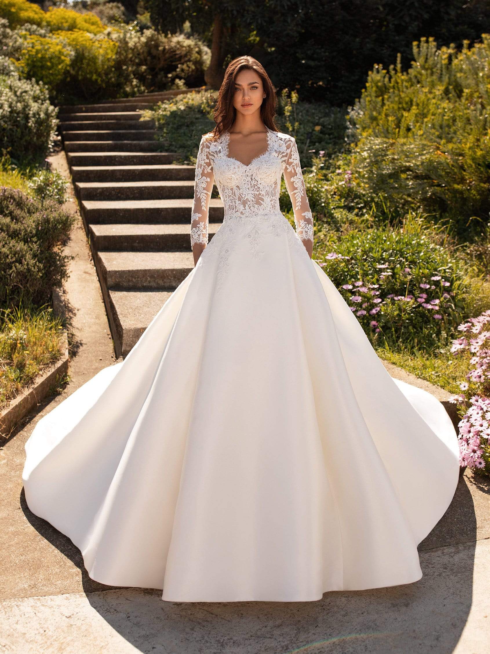Pronovias Wedding Dress Pronovias: Phoenicia