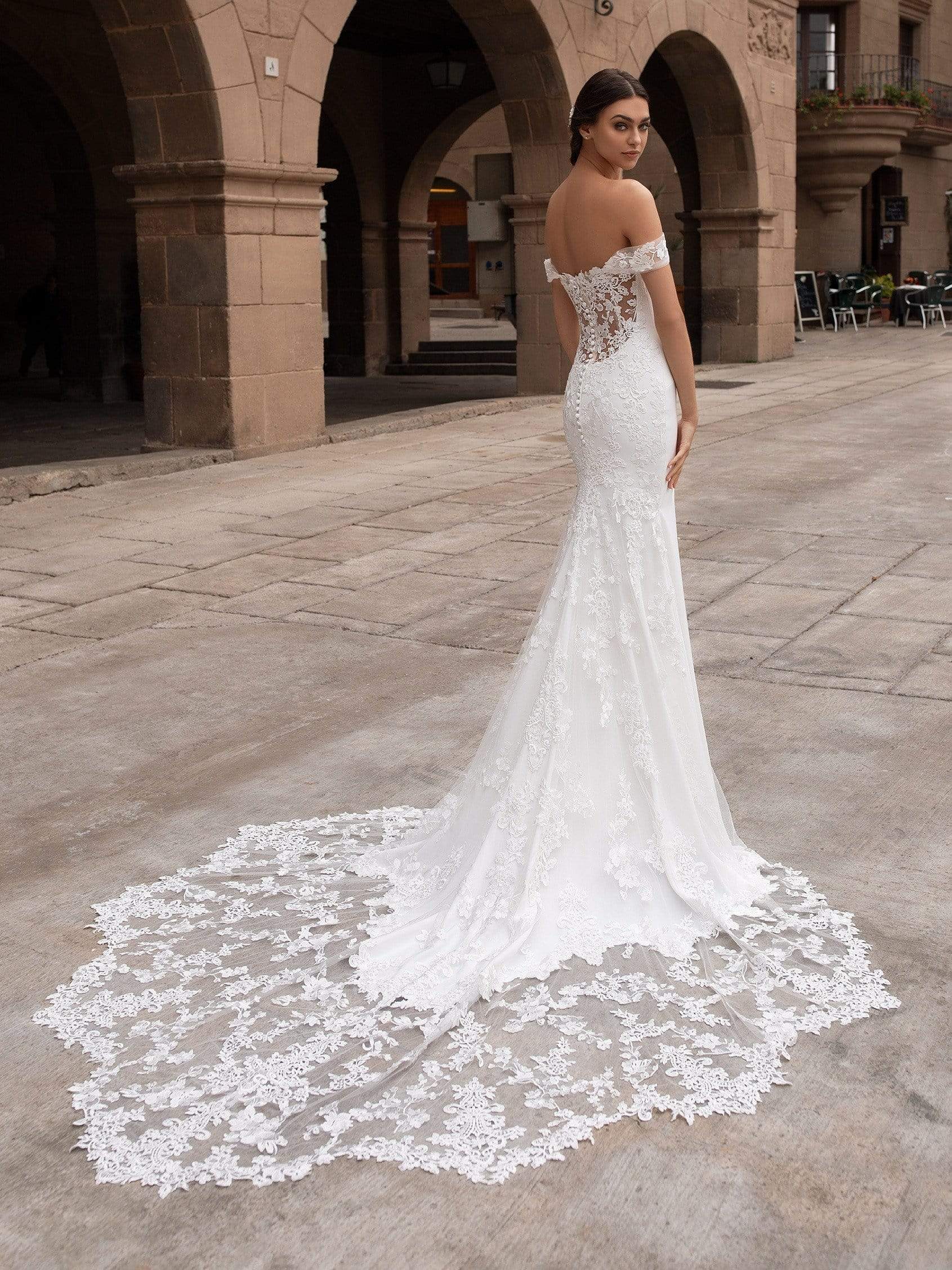 Pronovias Wedding Dress Pronovias: Syrinx
