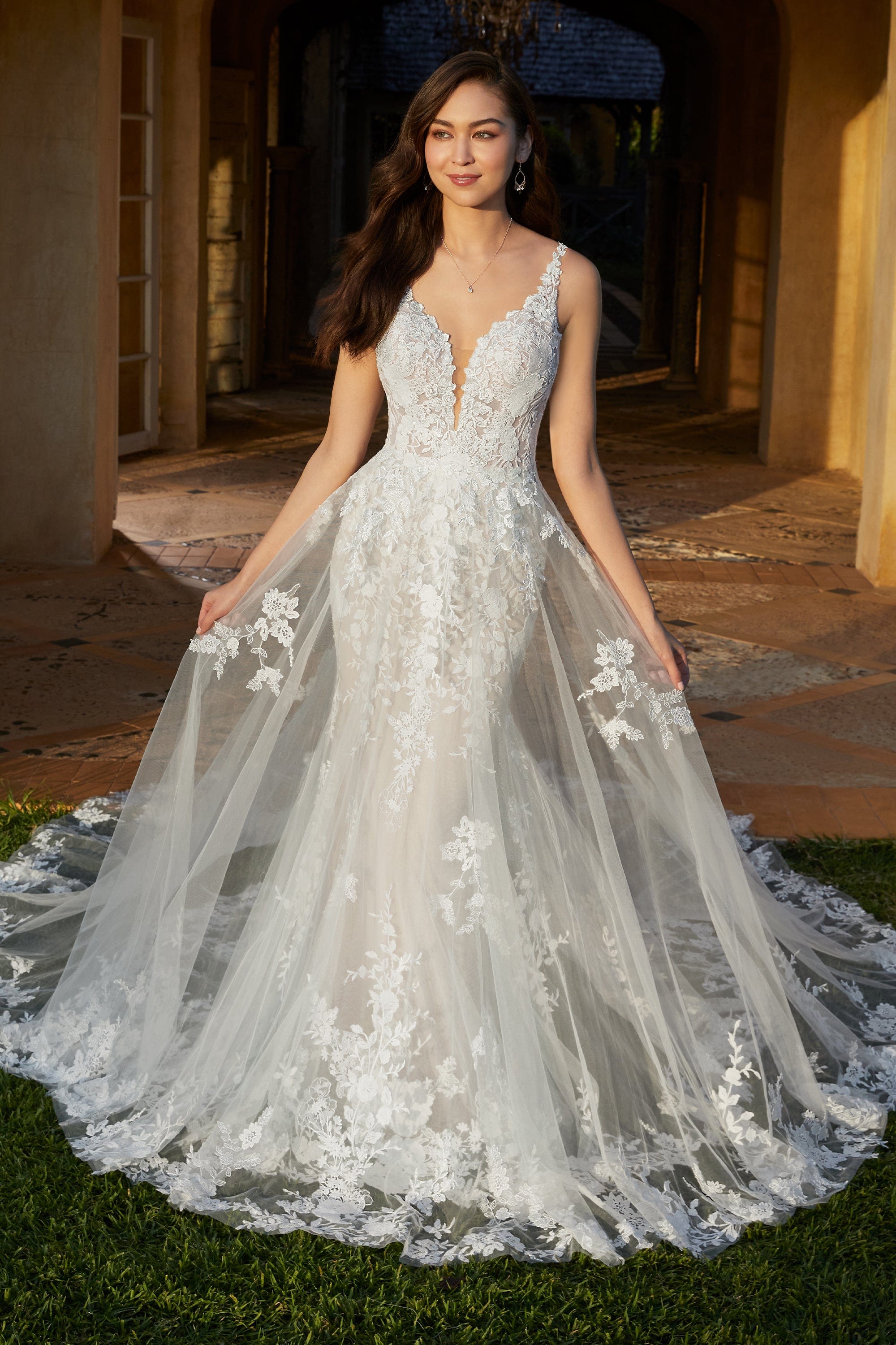 Sophia Tolli Lace Wedding Dress With Detachable Train Sophia Tolli