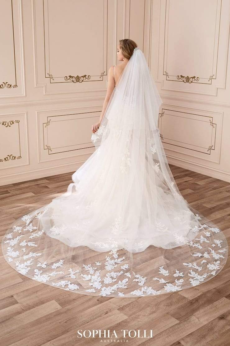 Sophia Tolli Wedding Dress Sophia Tolli: Y22046 - Skylar